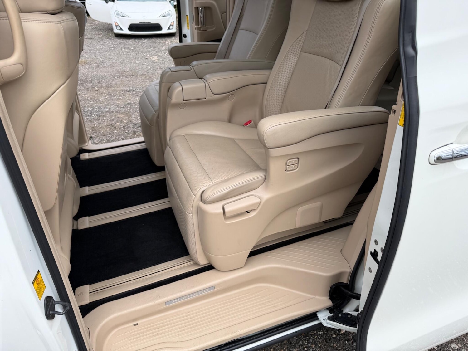 Used Toyota Alphard 2023 for sale - 78186510: Photo 12