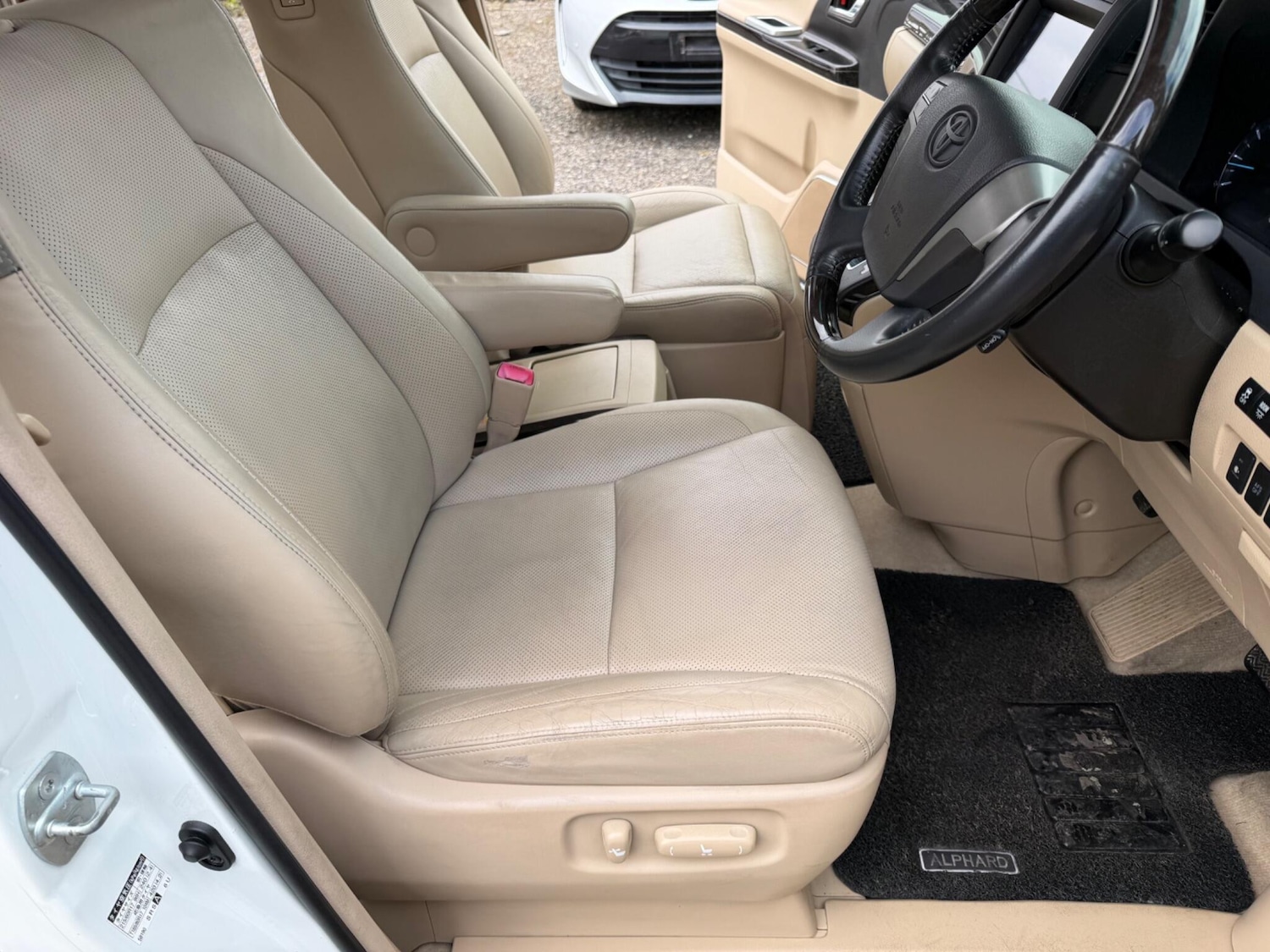 Used Toyota Alphard 2023 for sale - 78186510: Photo 37