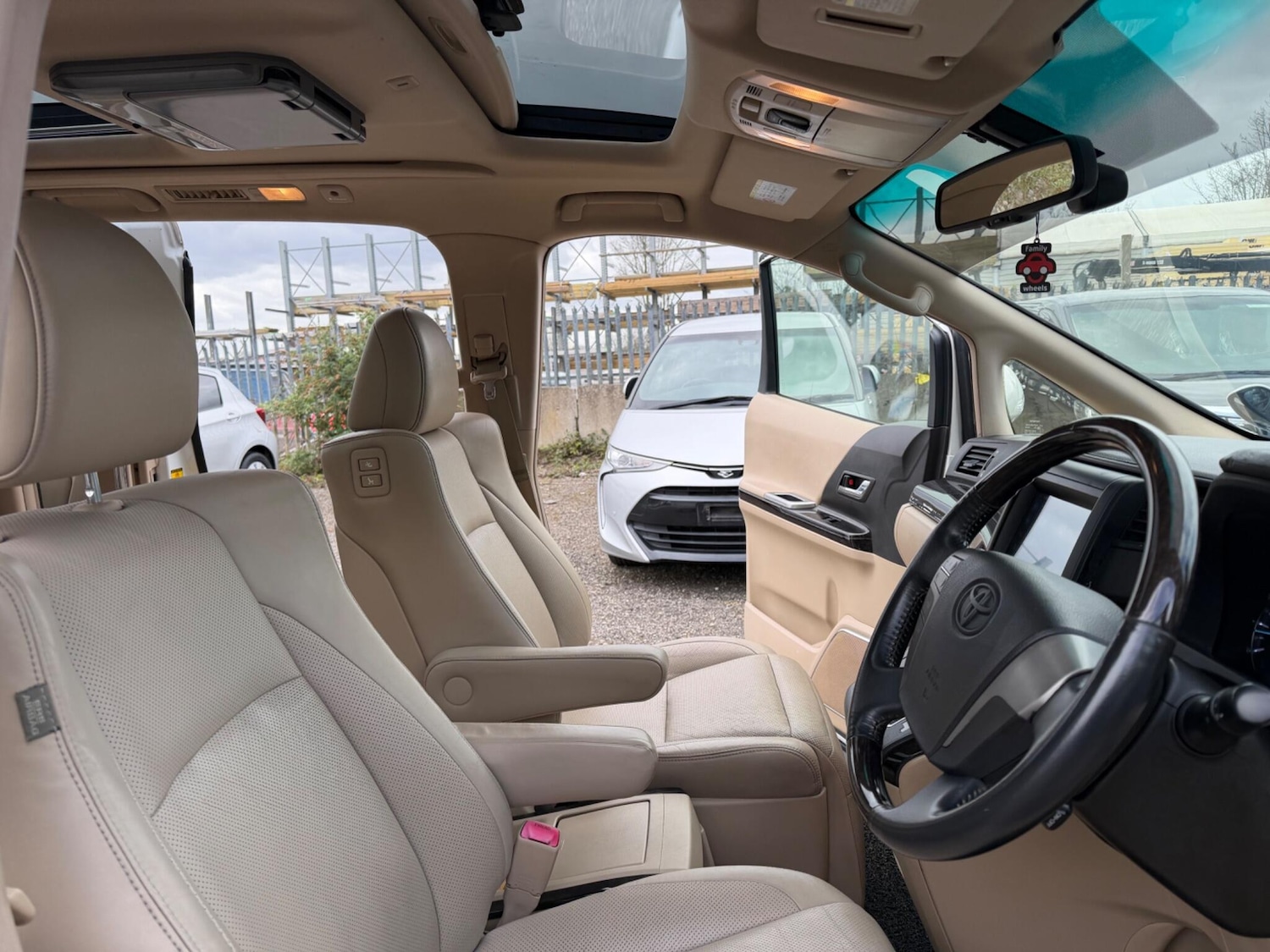 Used Toyota Alphard 2023 for sale - 78186510: Photo 38