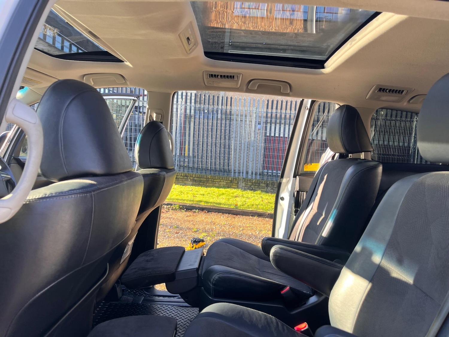 Used Toyota Estima 2025 for sale - 77203488: Photo 10