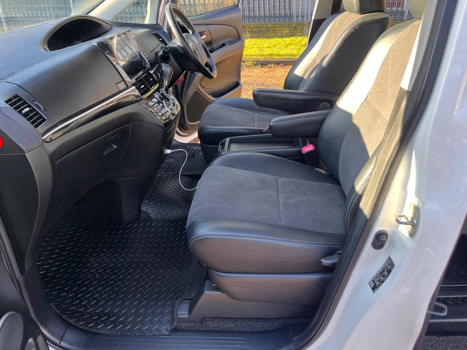 Used Toyota Estima 2025 for sale - 77203488: Photo 11