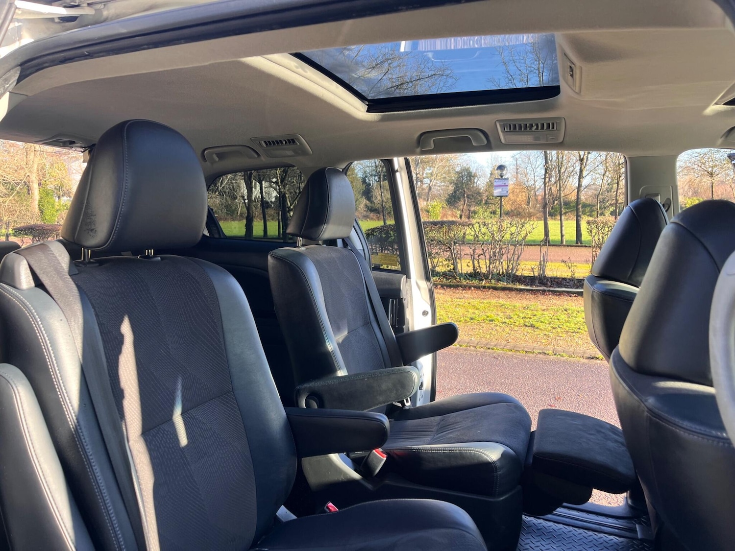 Used Toyota Estima 2025 for sale - 77203488: Photo 45