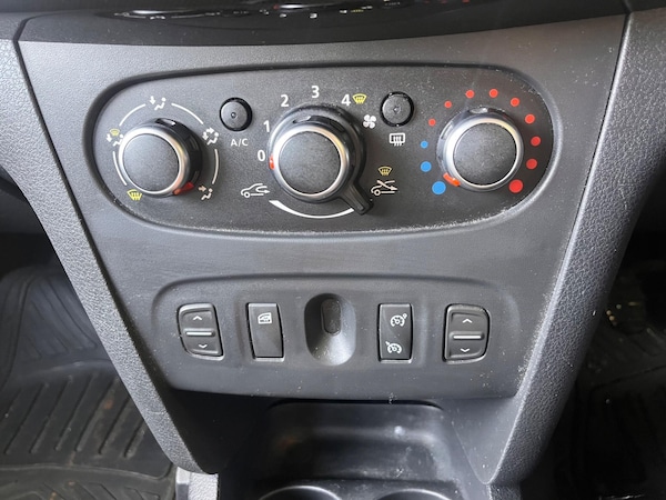 Used Dacia Logan MCV 2017 for sale - 75669615: Photo 43