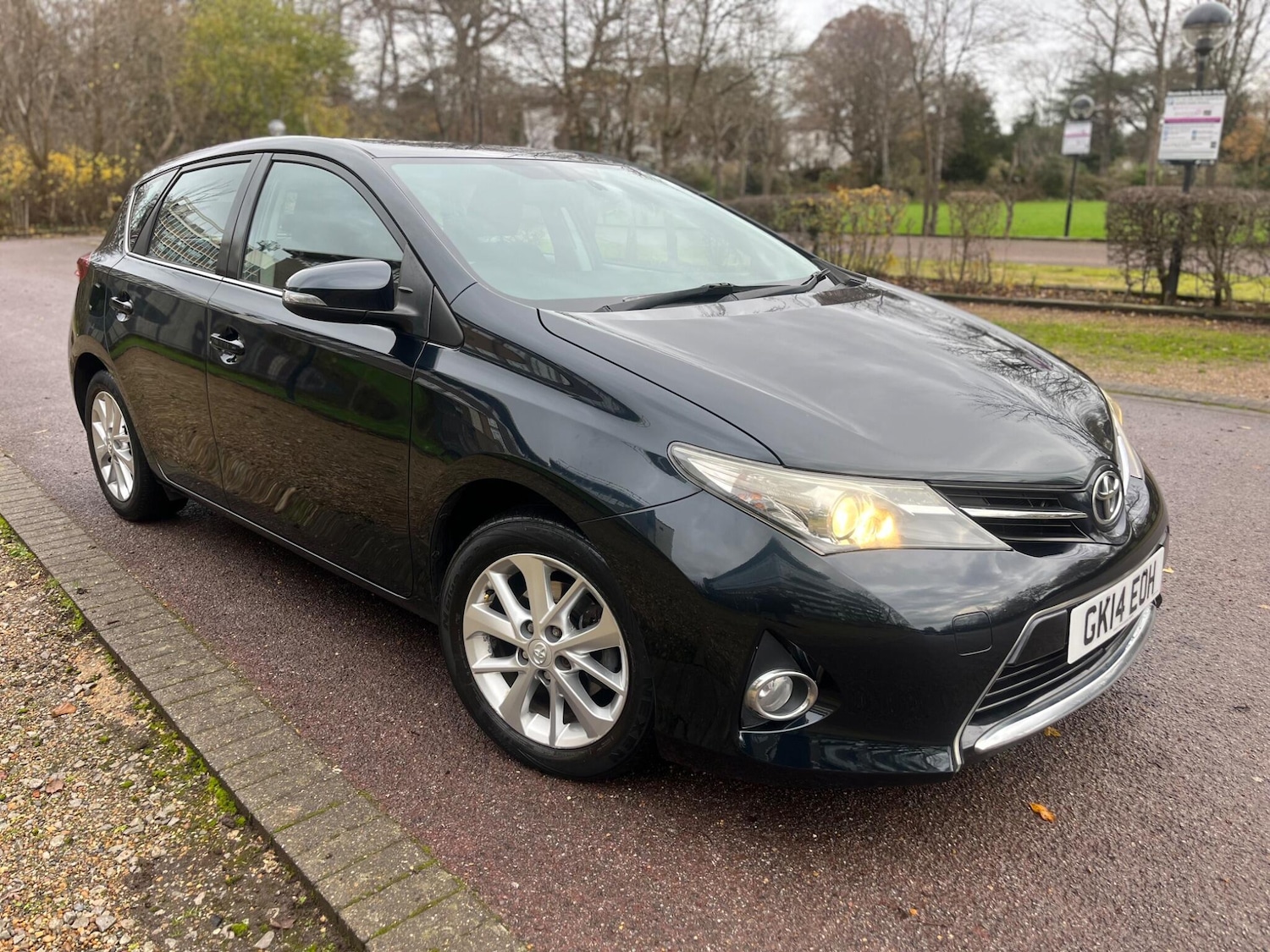 Used Toyota Auris 2014 for sale - 76866408: Photo 2
