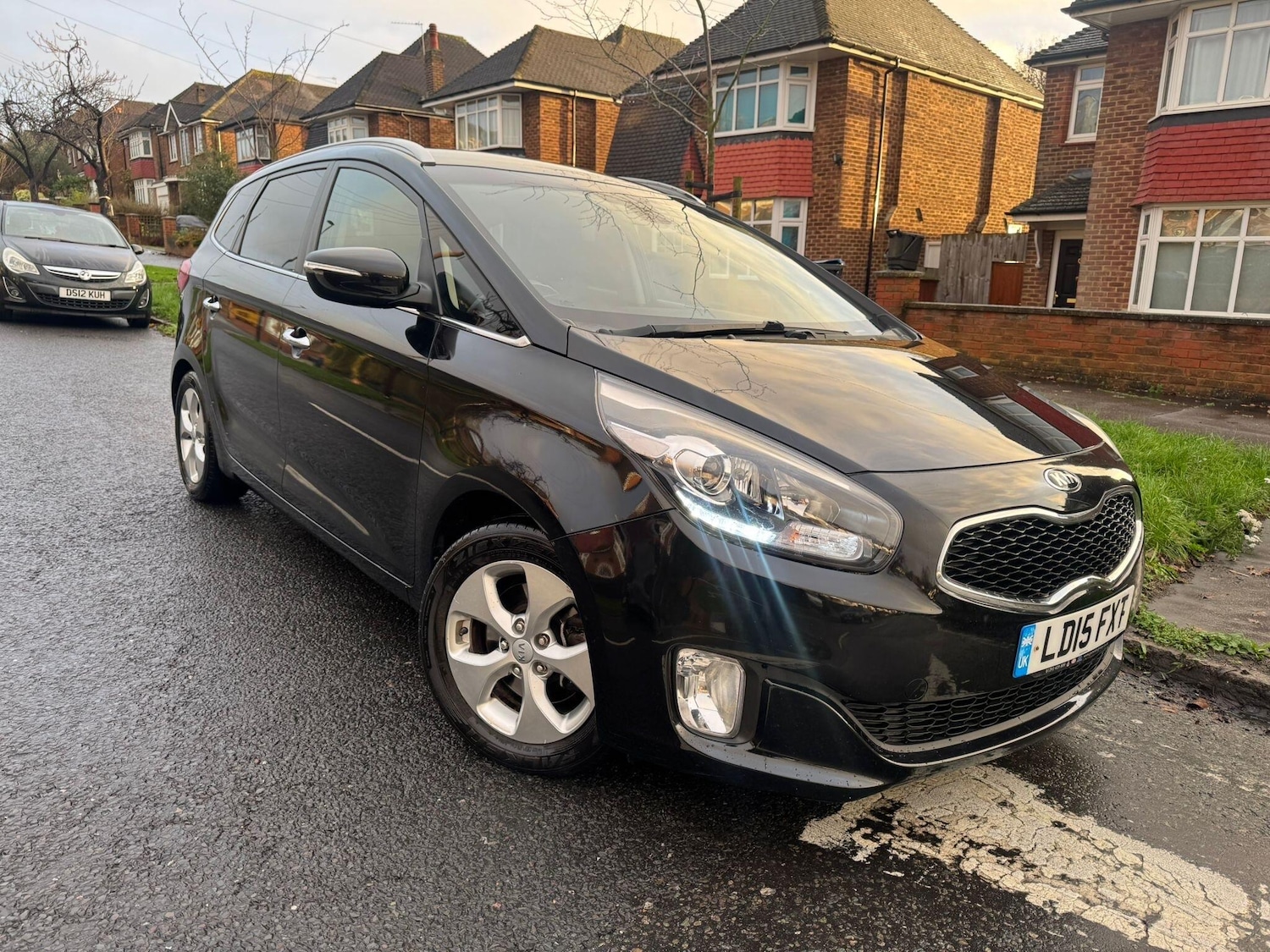 Used Kia Carens 2015 for sale - 76825034: Photo 1