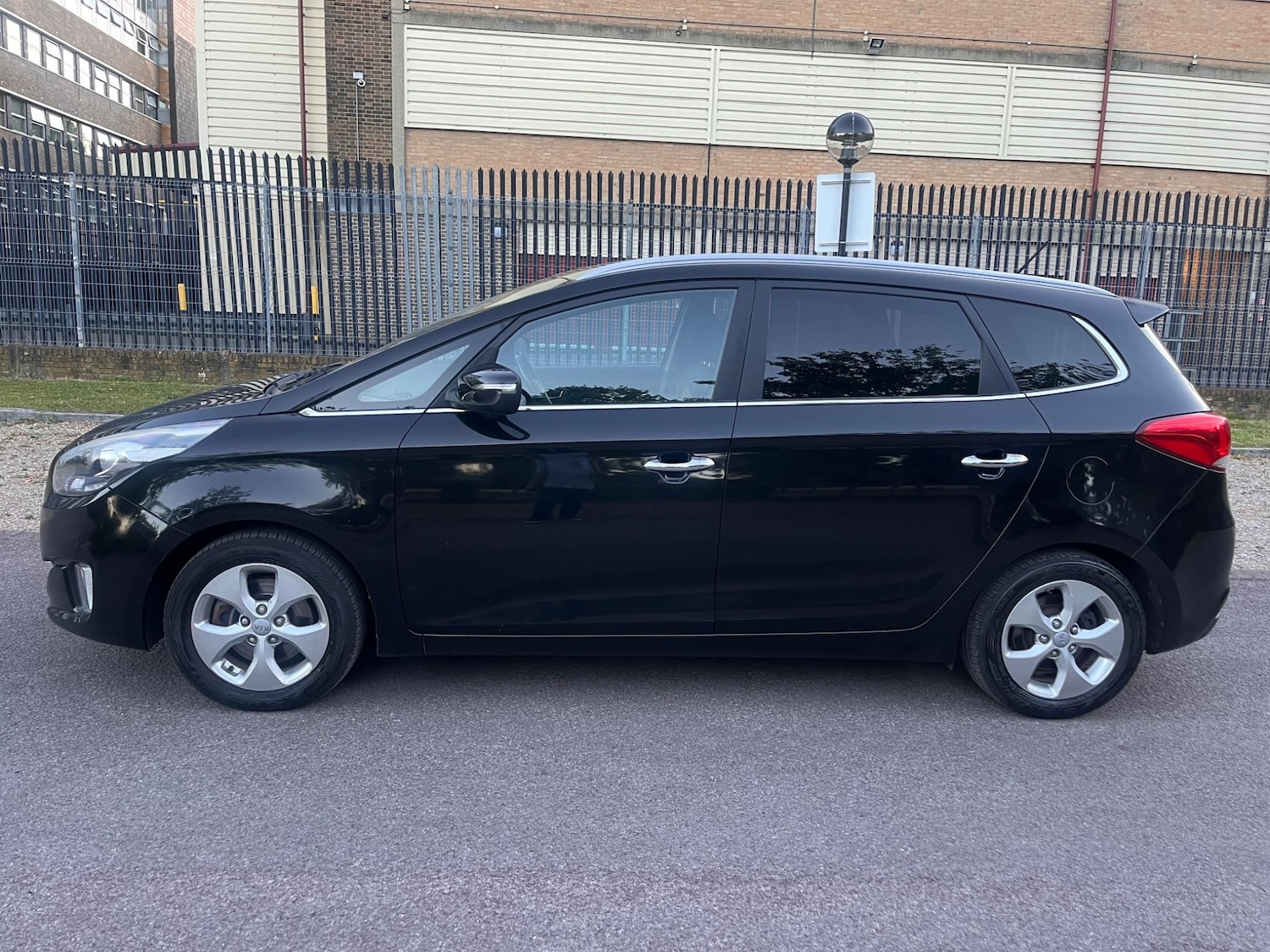 Used Kia Carens 2015 for sale - 76825034: Photo 22