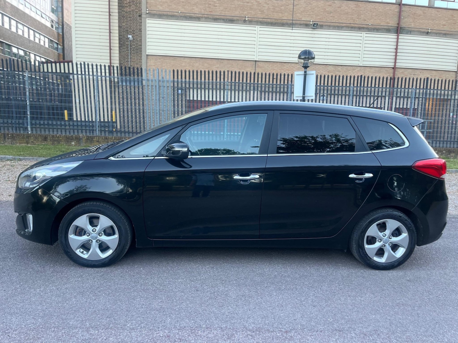 Used Kia Carens 2015 for sale - 76825034: Photo 23