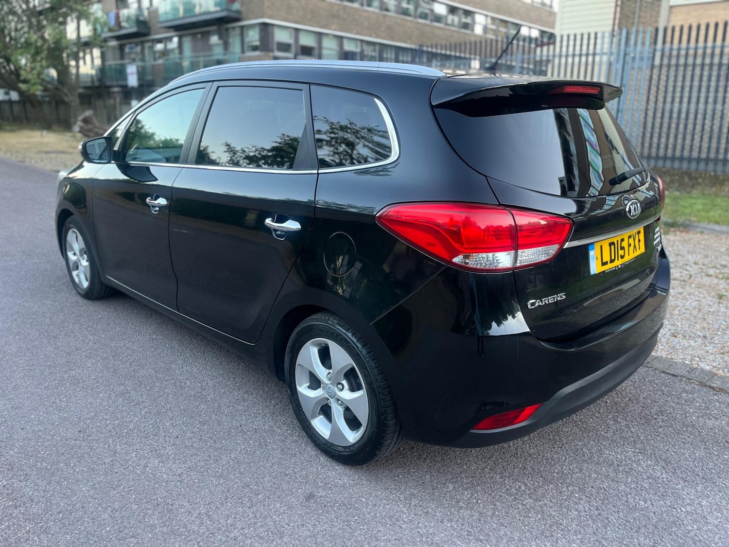 Used Kia Carens 2015 for sale - 76825034: Photo 26