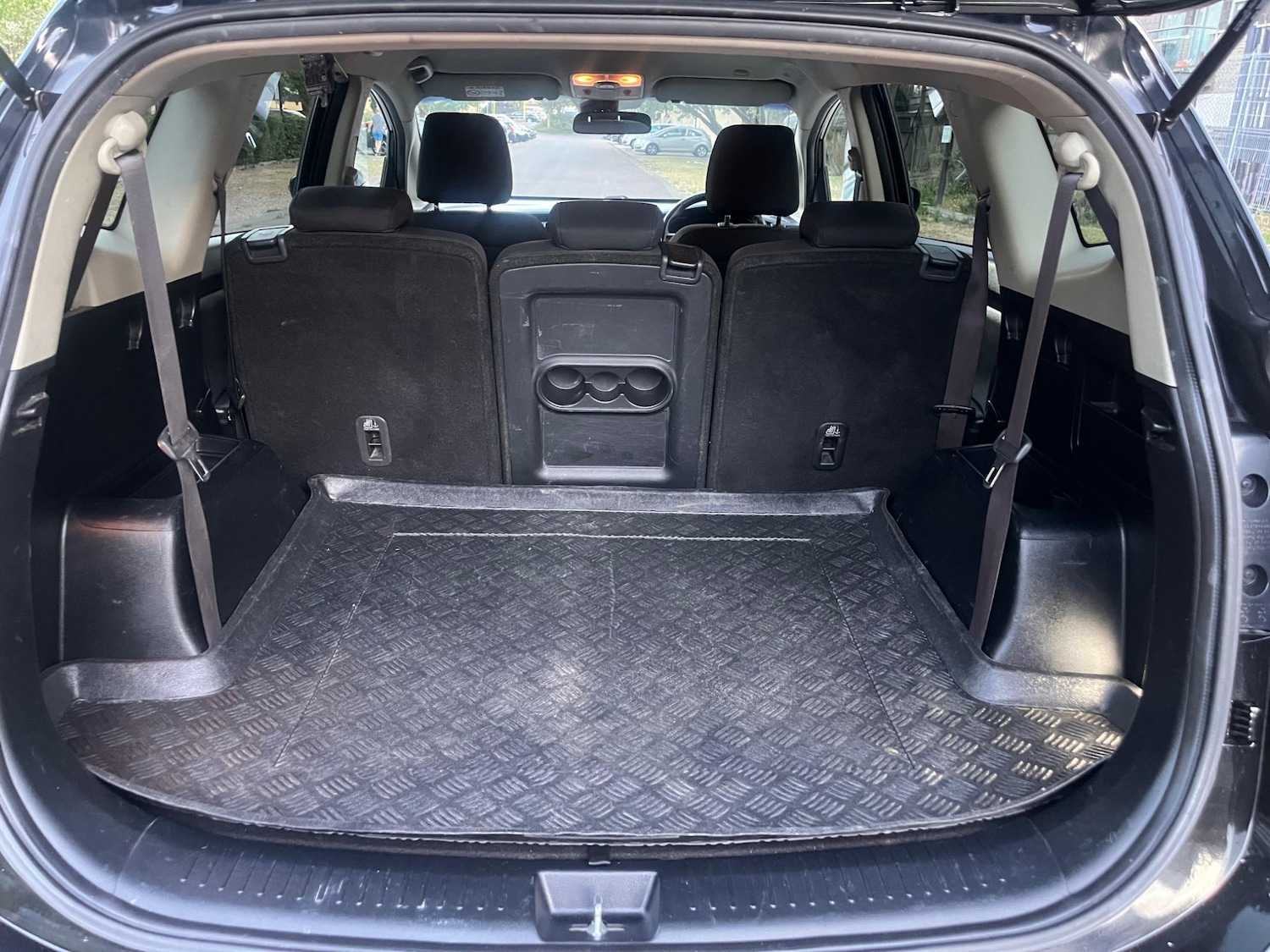 Used Kia Carens 2015 for sale - 76825034: Photo 31