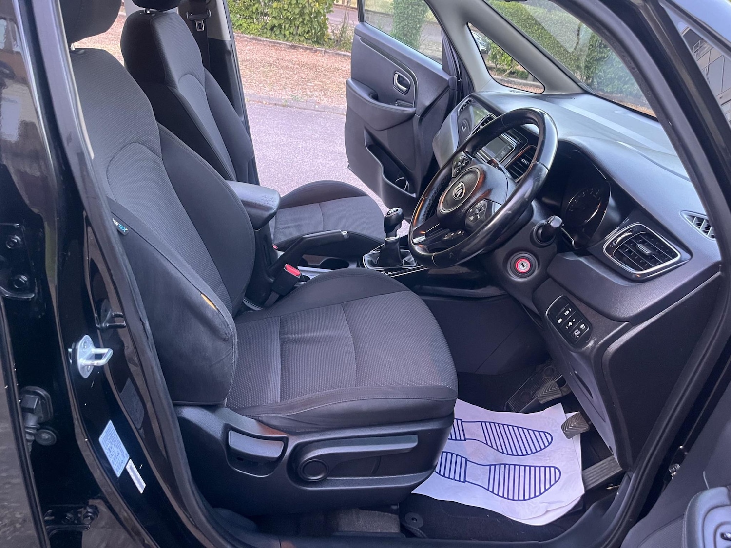 Used Kia Carens 2015 for sale - 76825034: Photo 42