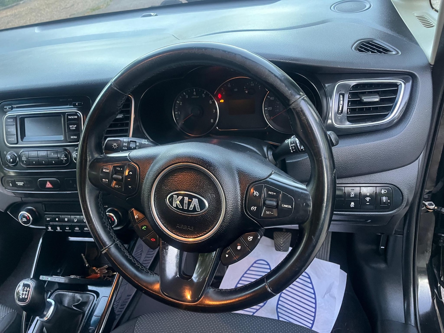 Used Kia Carens 2015 for sale - 76825034: Photo 44