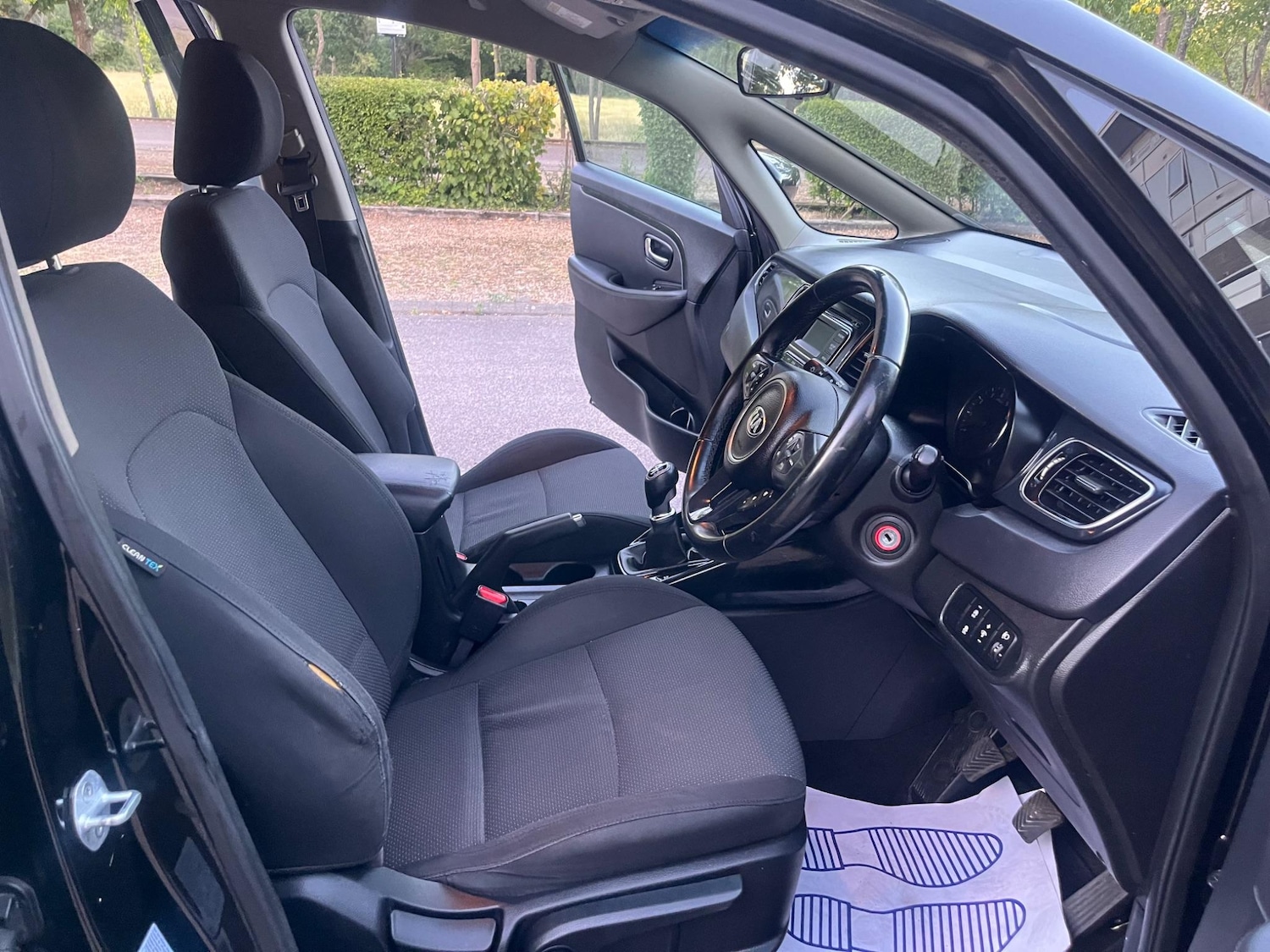 Used Kia Carens 2015 for sale - 76825034: Photo 46