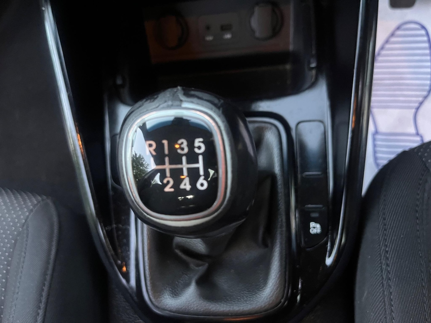 Used Kia Carens 2015 for sale - 76825034: Photo 47