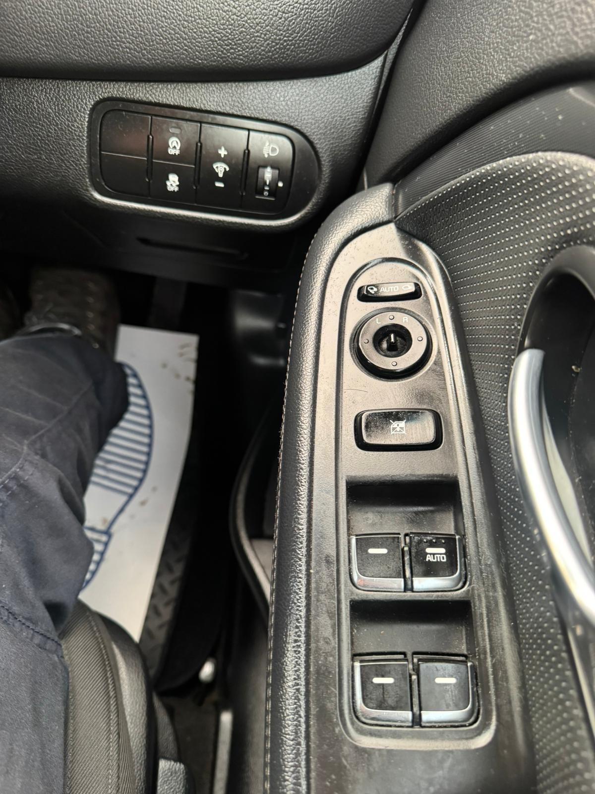 Used Kia Carens 2015 for sale - 76825034: Photo 59