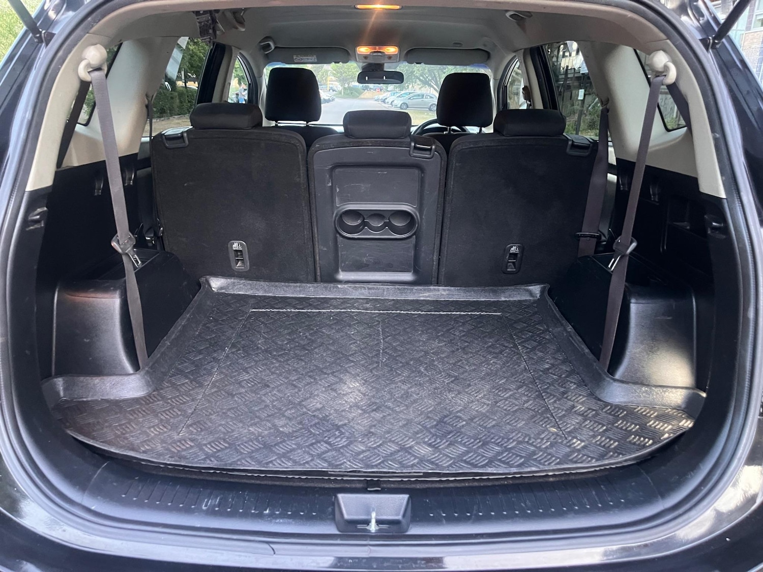 Used Kia Carens 2015 for sale - 76825034: Photo 8