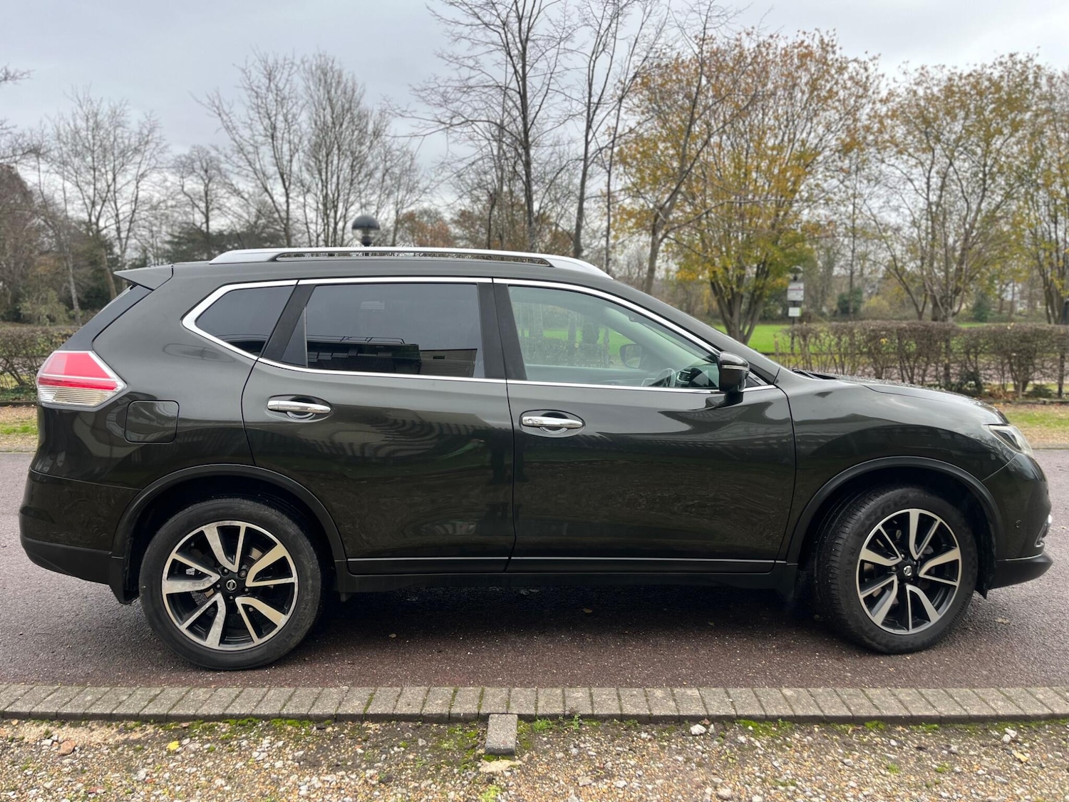 Used Nissan X-Trail 2017 for sale - 76886860: Photo 2