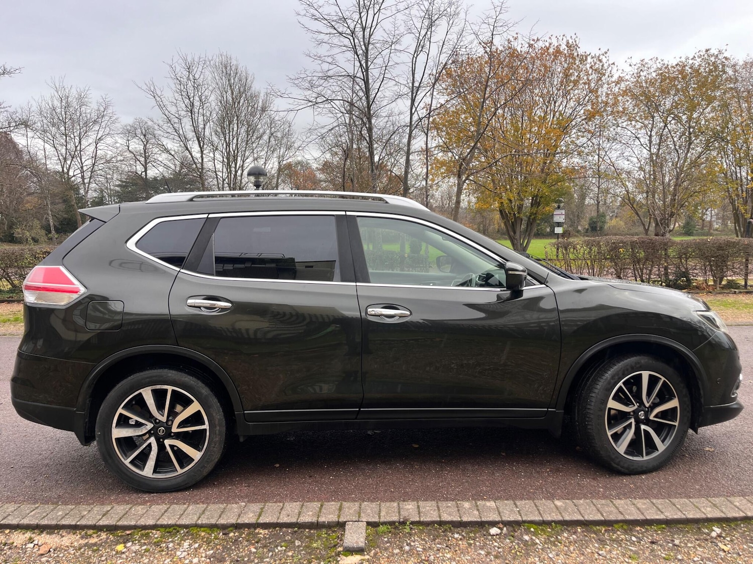 Used Nissan X-Trail 2017 for sale - 76886860: Photo 3