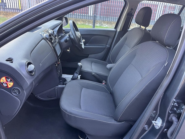 Used Dacia Sandero 2017 for sale - 75670114: Photo 30