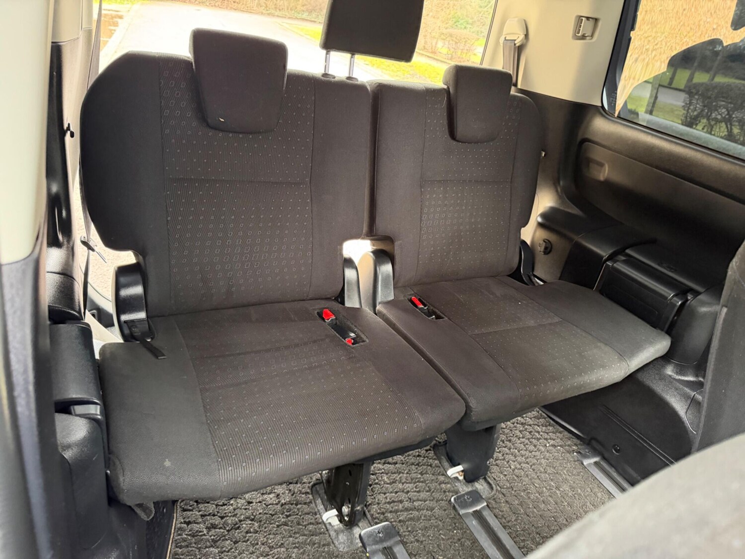 Used Toyota Voxy for sale - 77427575: Photo 13