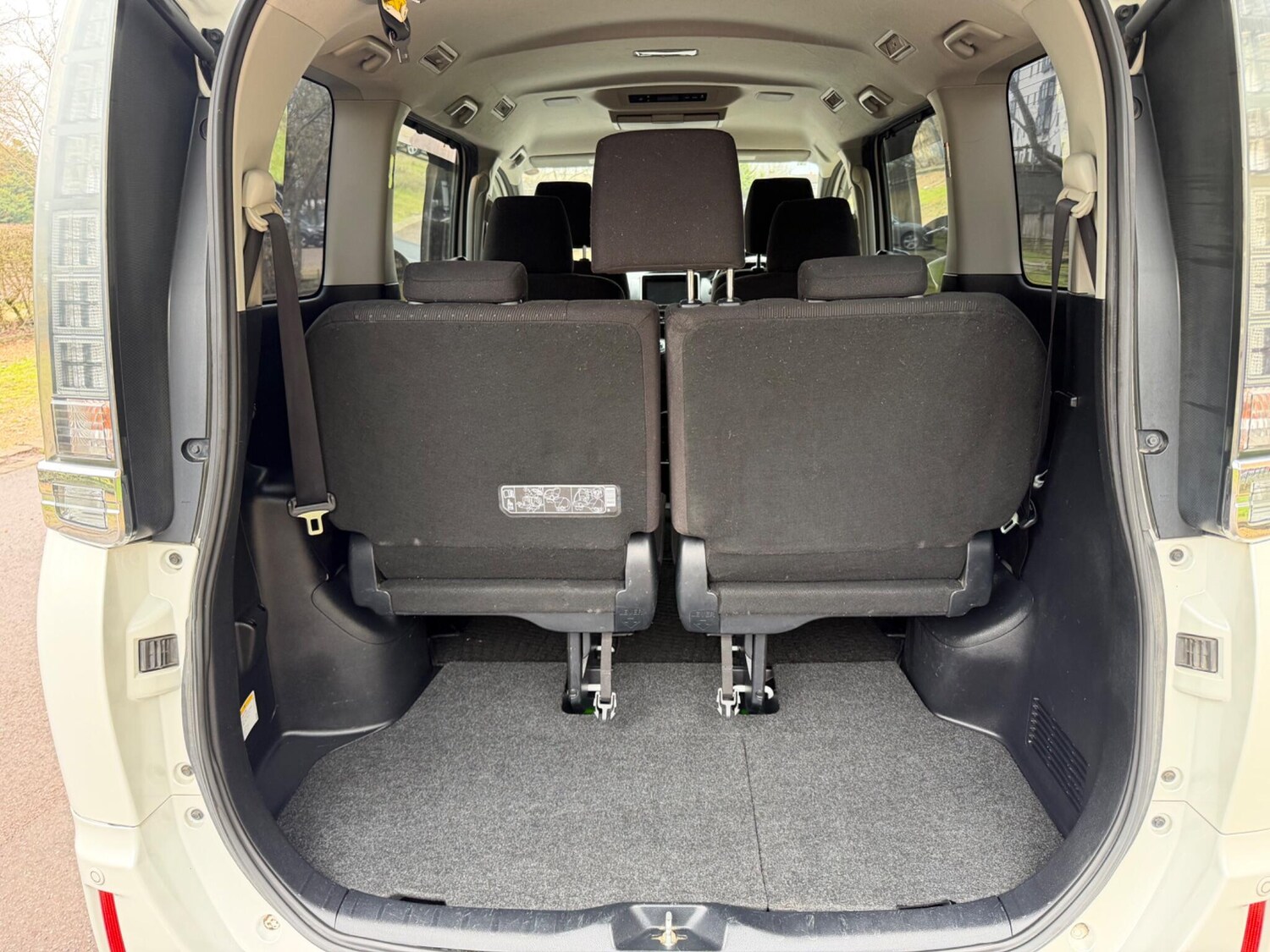 Used Toyota Voxy for sale - 77427575: Photo 30