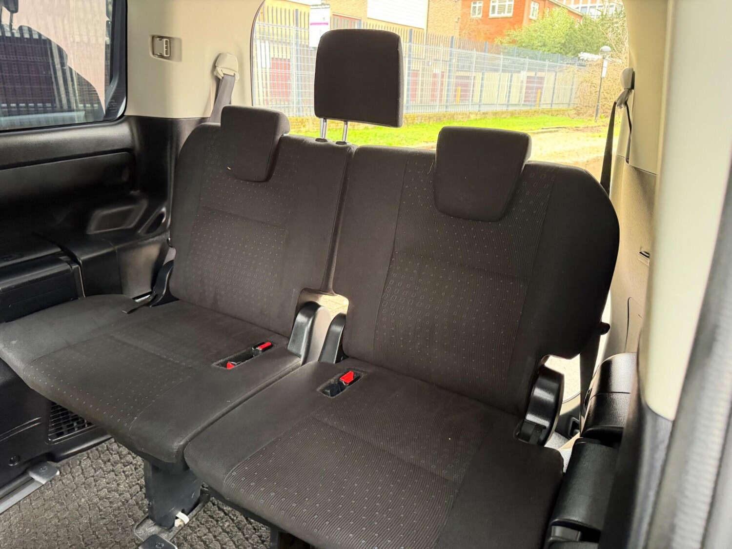 Used Toyota Voxy for sale - 77427575: Photo 37