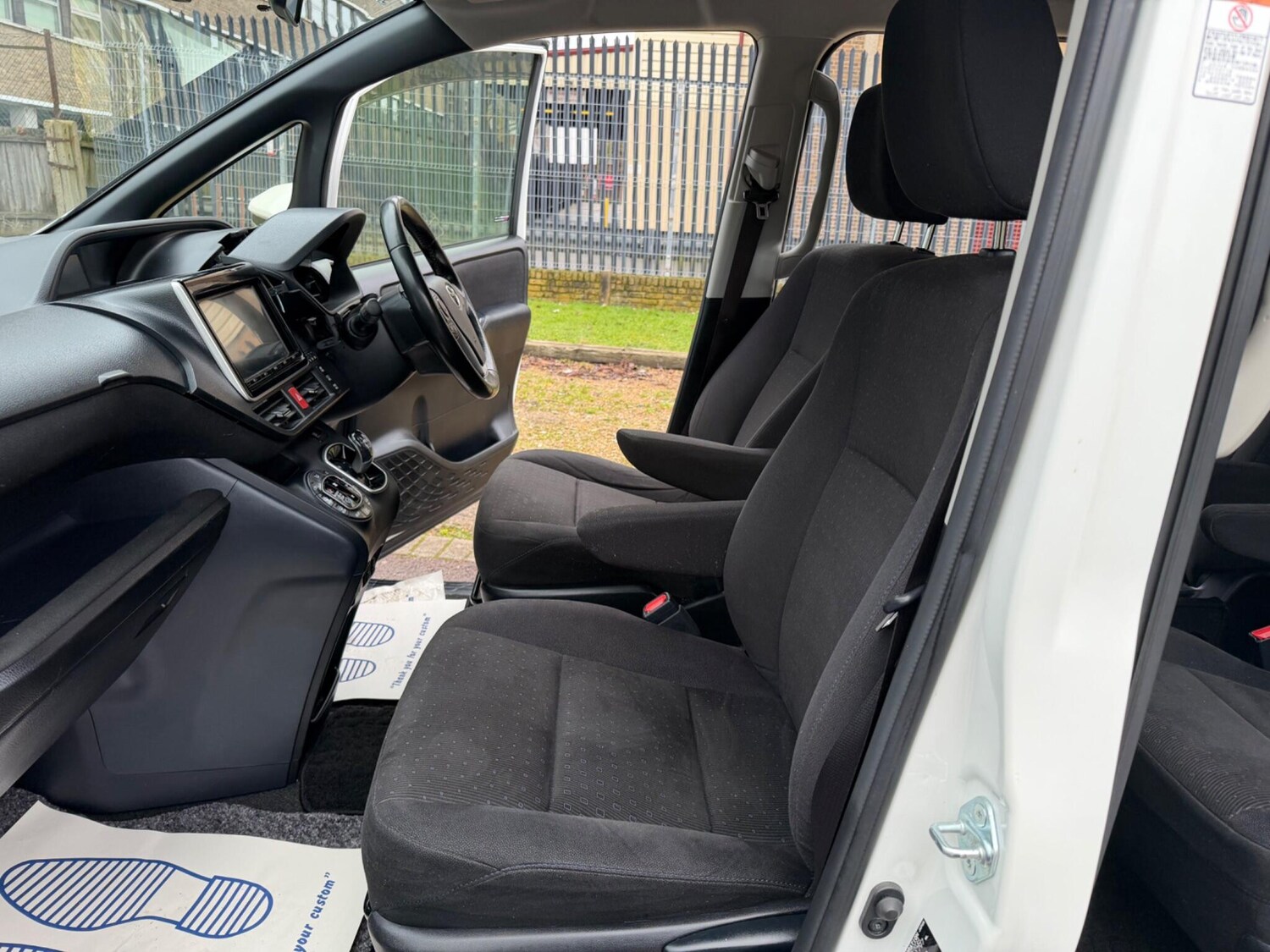 Used Toyota Voxy for sale - 77427575: Photo 40