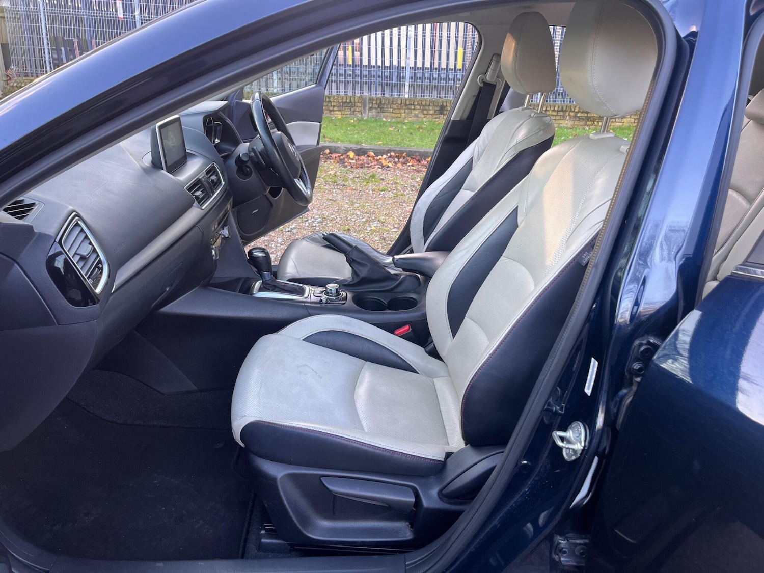 Used Mazda Mazda3 2016 for sale - 77017010: Photo 28