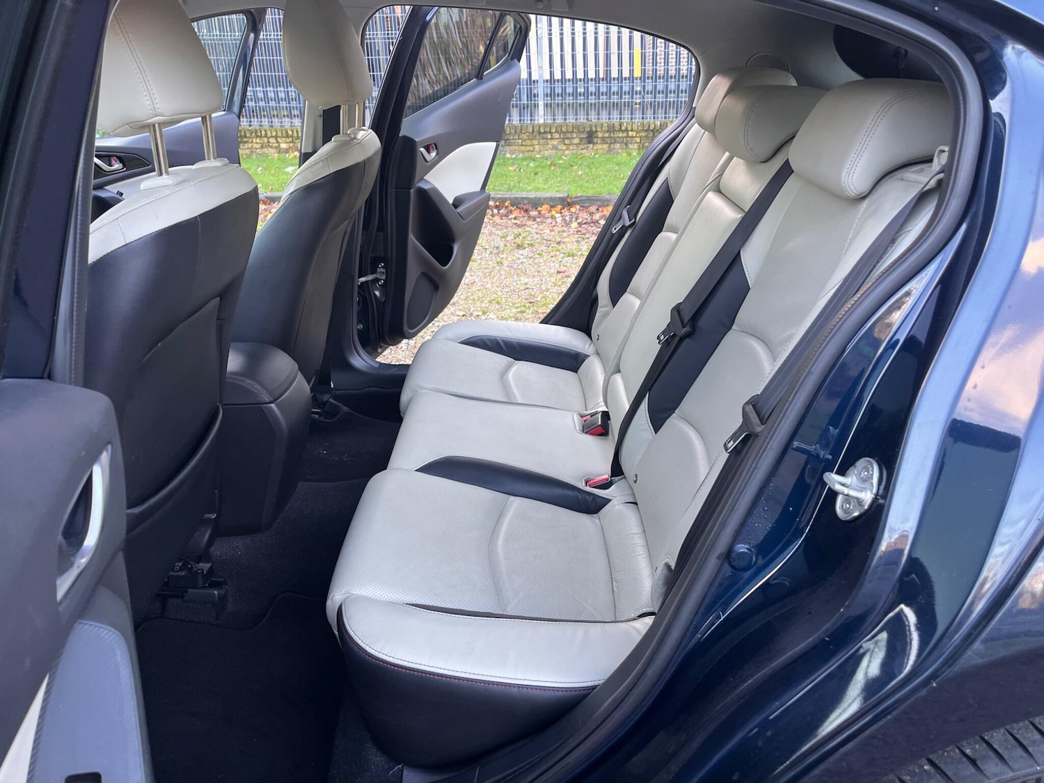 Used Mazda Mazda3 2016 for sale - 77017010: Photo 29