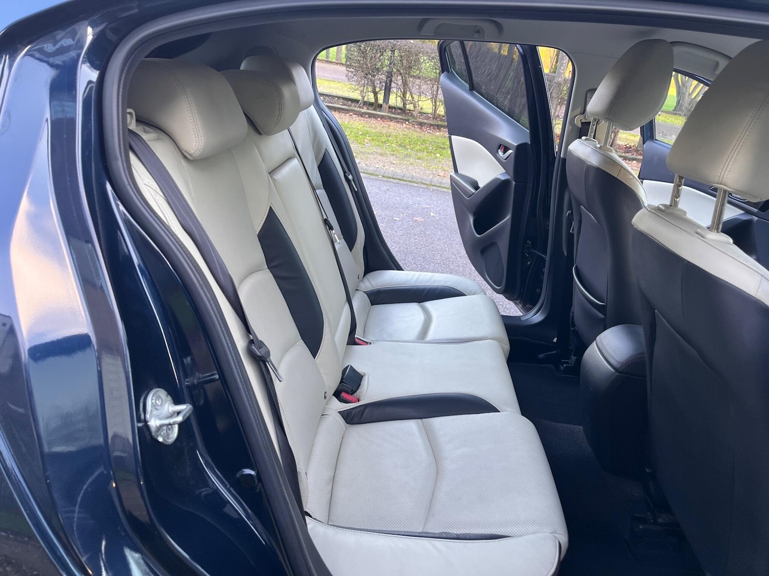 Used Mazda Mazda3 2016 for sale - 77017010: Photo 30