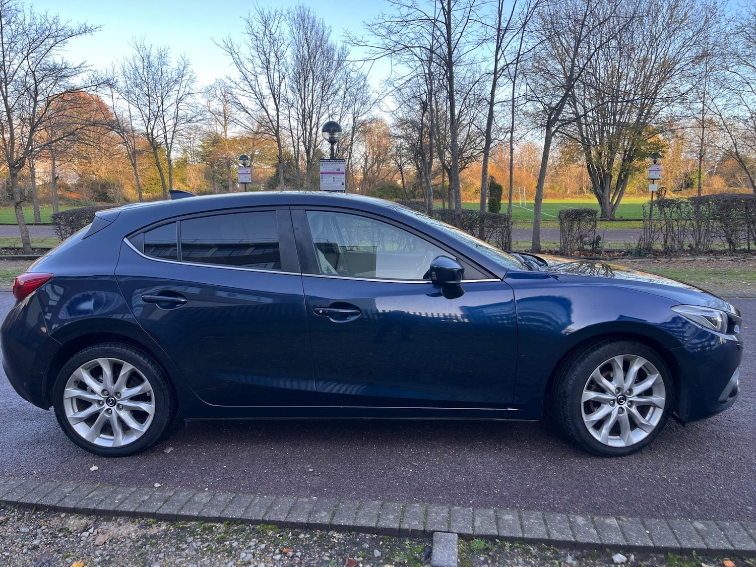Used Mazda Mazda3 2016 for sale - 77017010: Photo 4