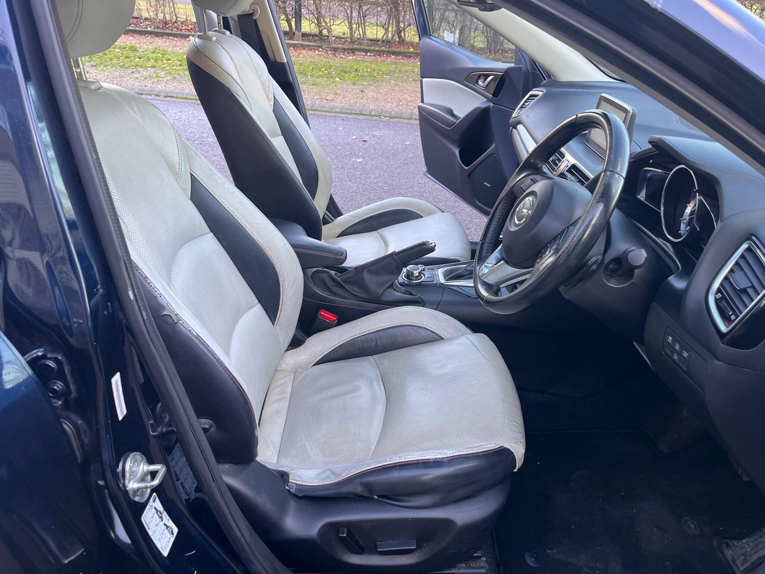 Used Mazda Mazda3 2016 for sale - 77017010: Photo 8