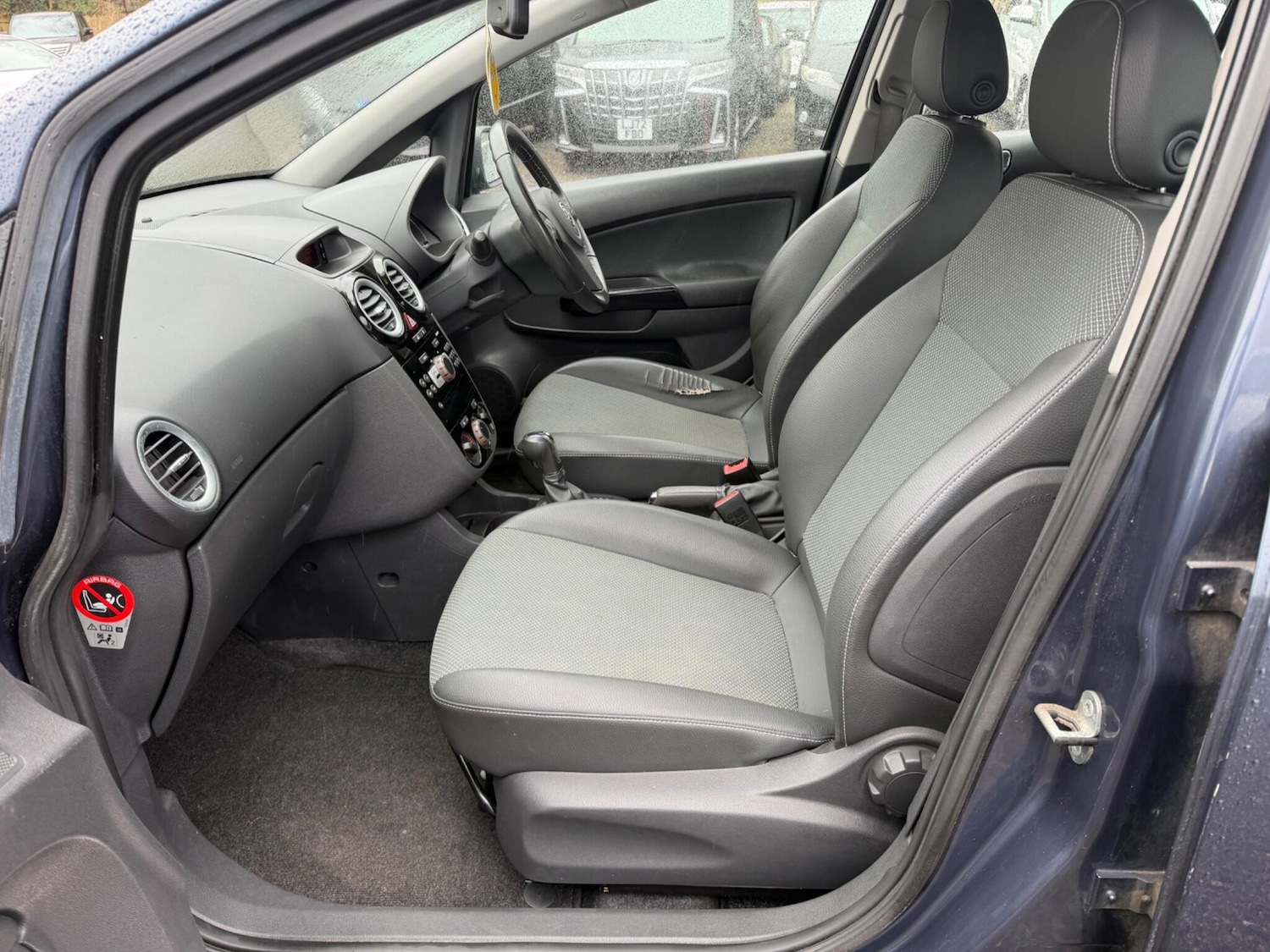 Used Vauxhall Corsa 2009 for sale - 77625909: Photo 24