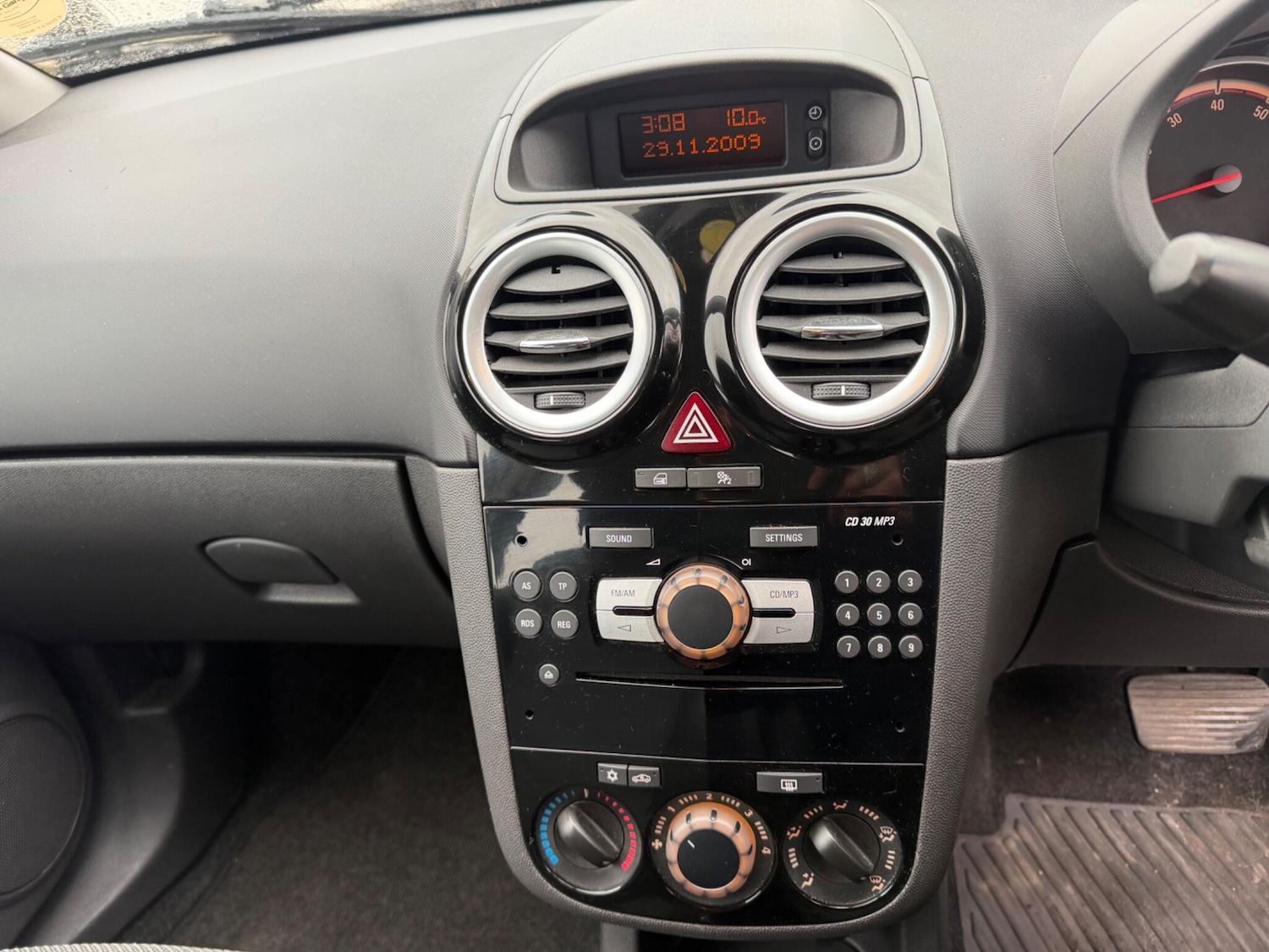 Used Vauxhall Corsa 2009 for sale - 77625909: Photo 30