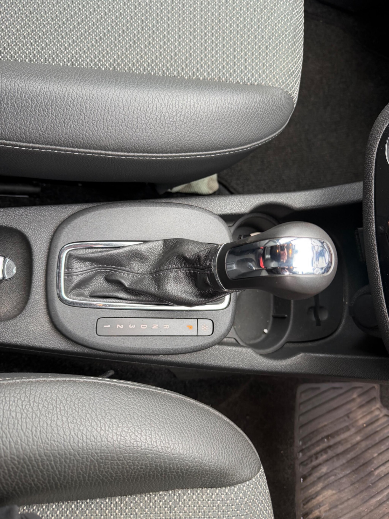 Used Vauxhall Corsa 2009 for sale - 77625909: Photo 31