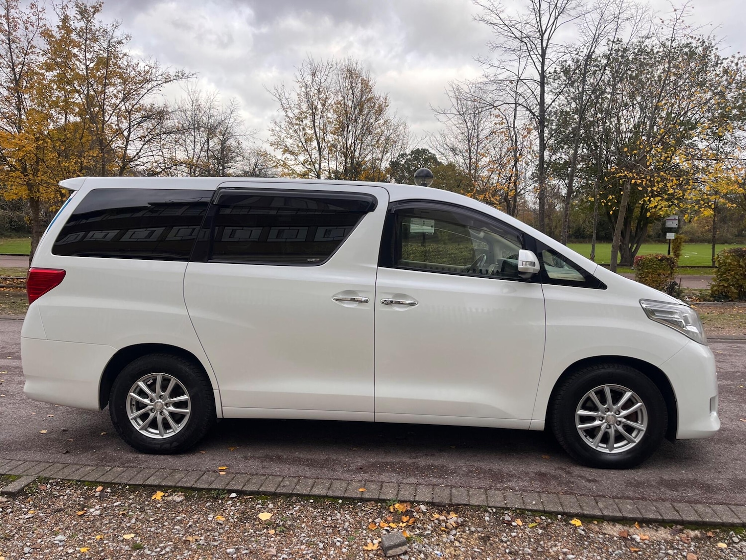 Used Toyota Alphard for sale - 76472449: Photo 15