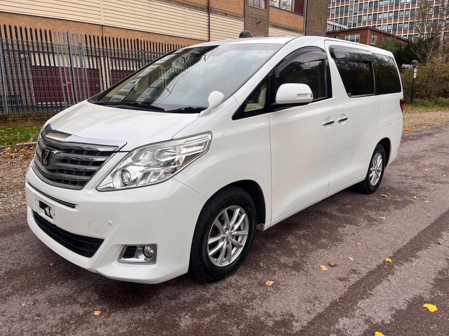 Used Toyota Alphard for sale - 76472449: Photo 17