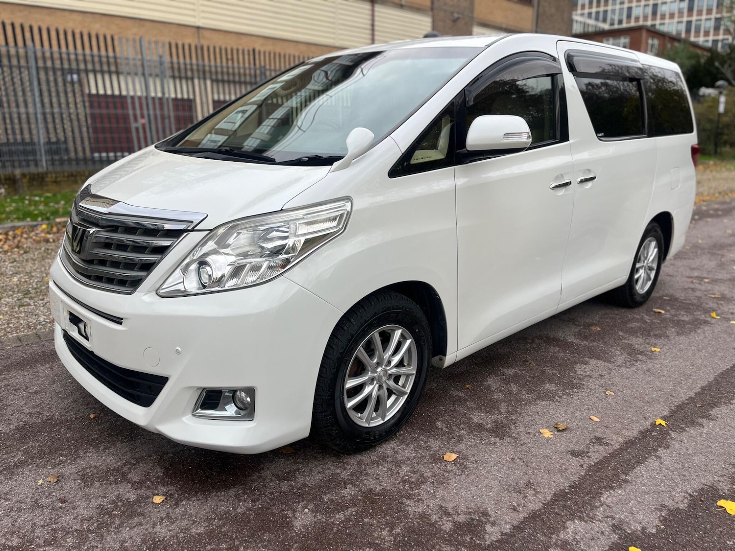 Used Toyota Alphard for sale - 76472449: Photo 18