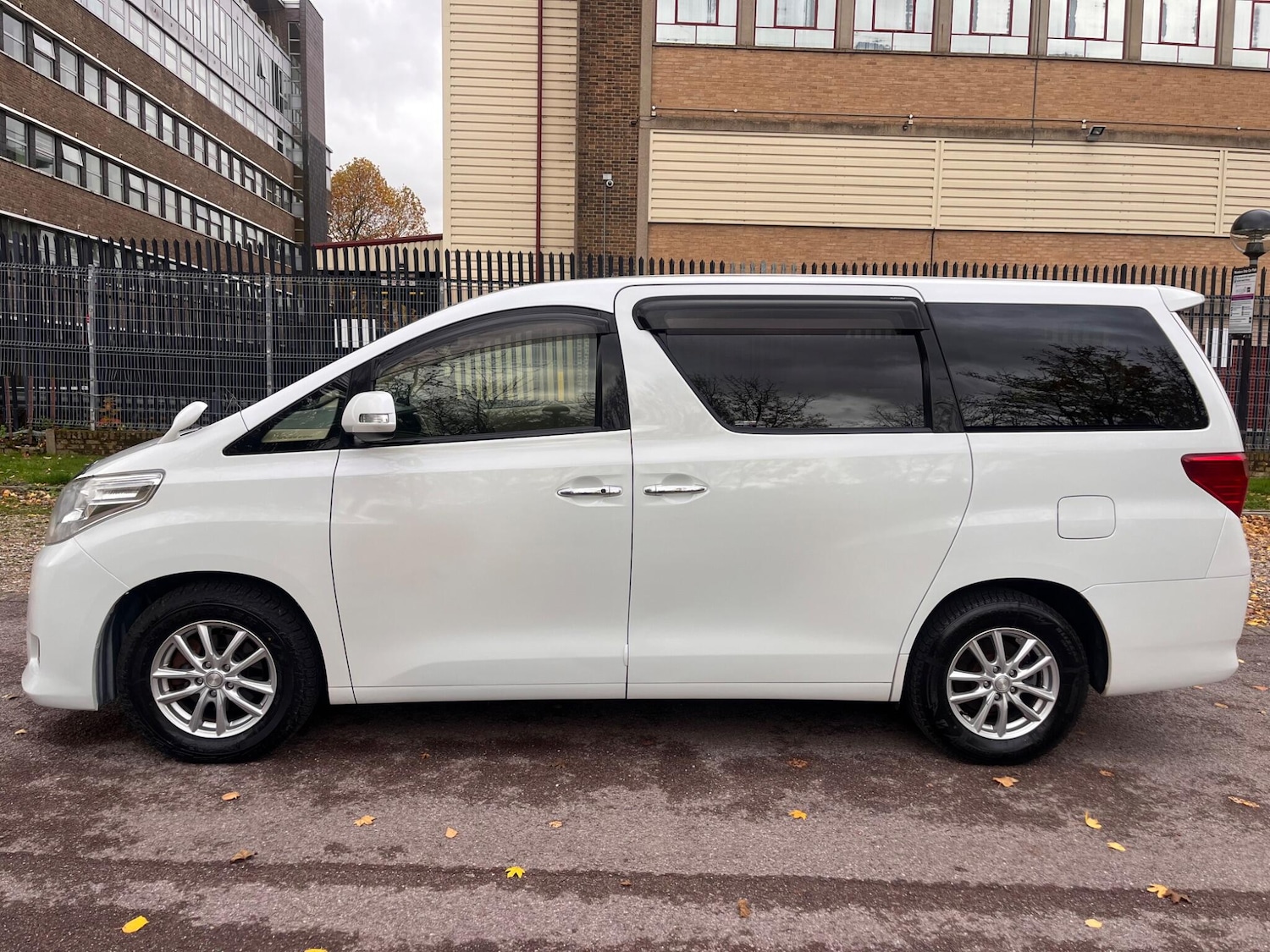 Used Toyota Alphard for sale - 76472449: Photo 20