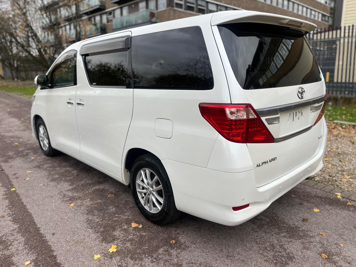 Used Toyota Alphard for sale - 76472449: Photo 26