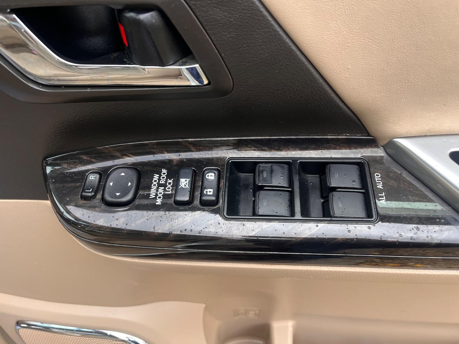 Used Toyota Alphard for sale - 76472449: Photo 28