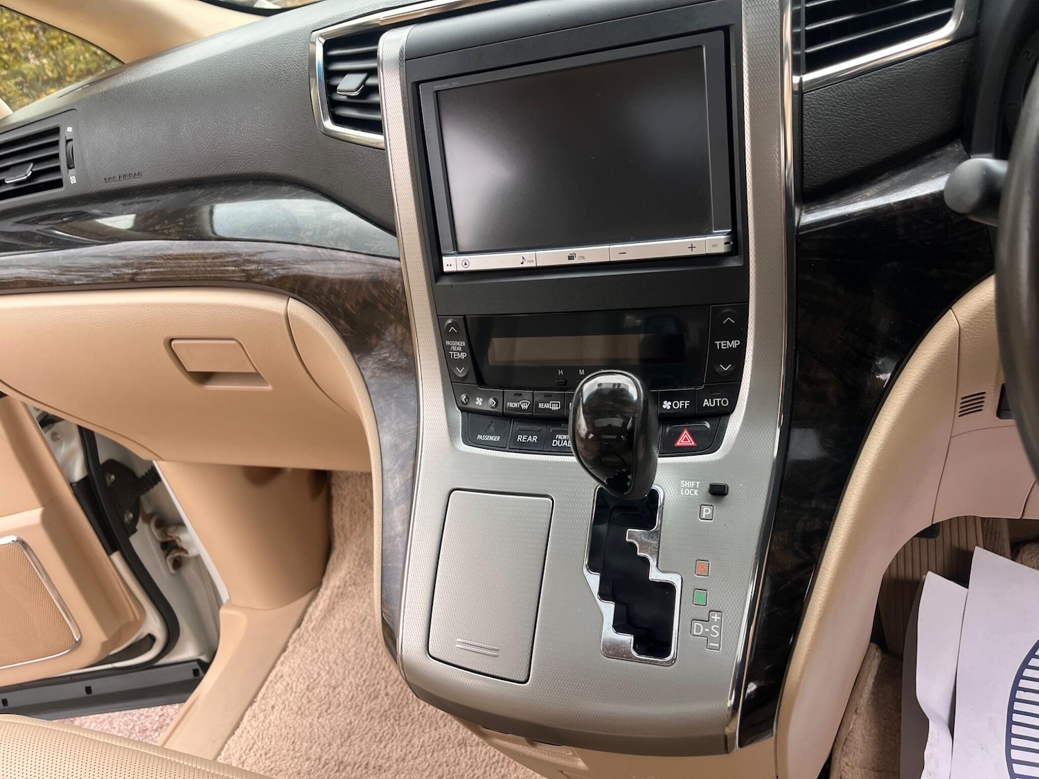 Used Toyota Alphard for sale - 76472449: Photo 31