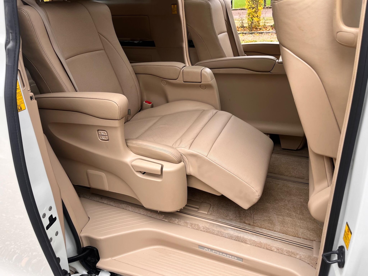 Used Toyota Alphard for sale - 76472449: Photo 33