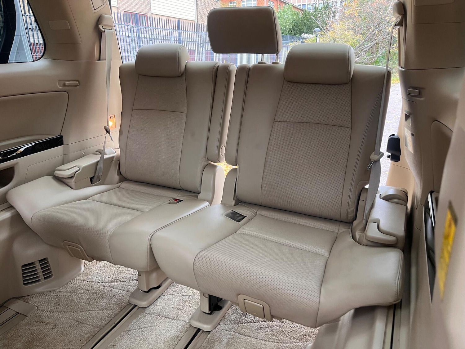Used Toyota Alphard for sale - 76472449: Photo 35