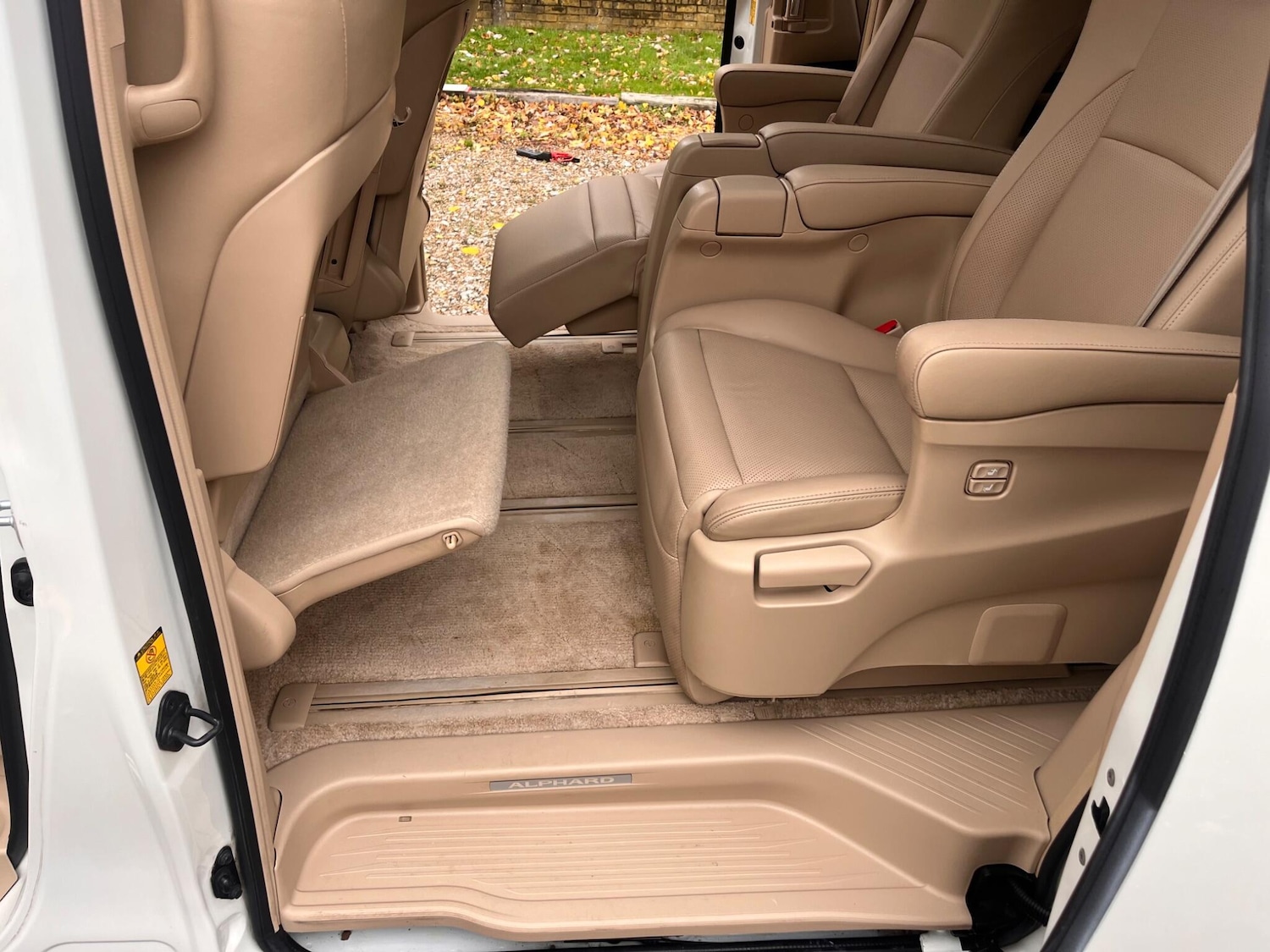 Used Toyota Alphard for sale - 76472449: Photo 37