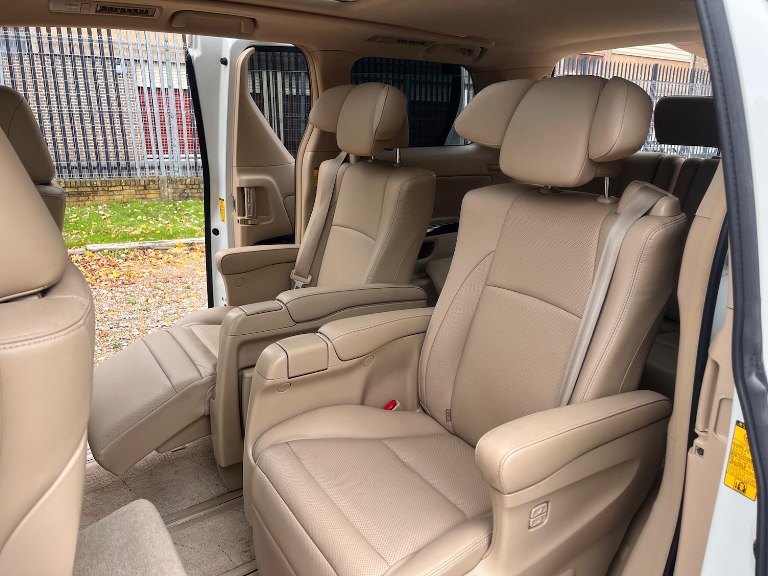 Used Toyota Alphard for sale - 76472449: Photo 39