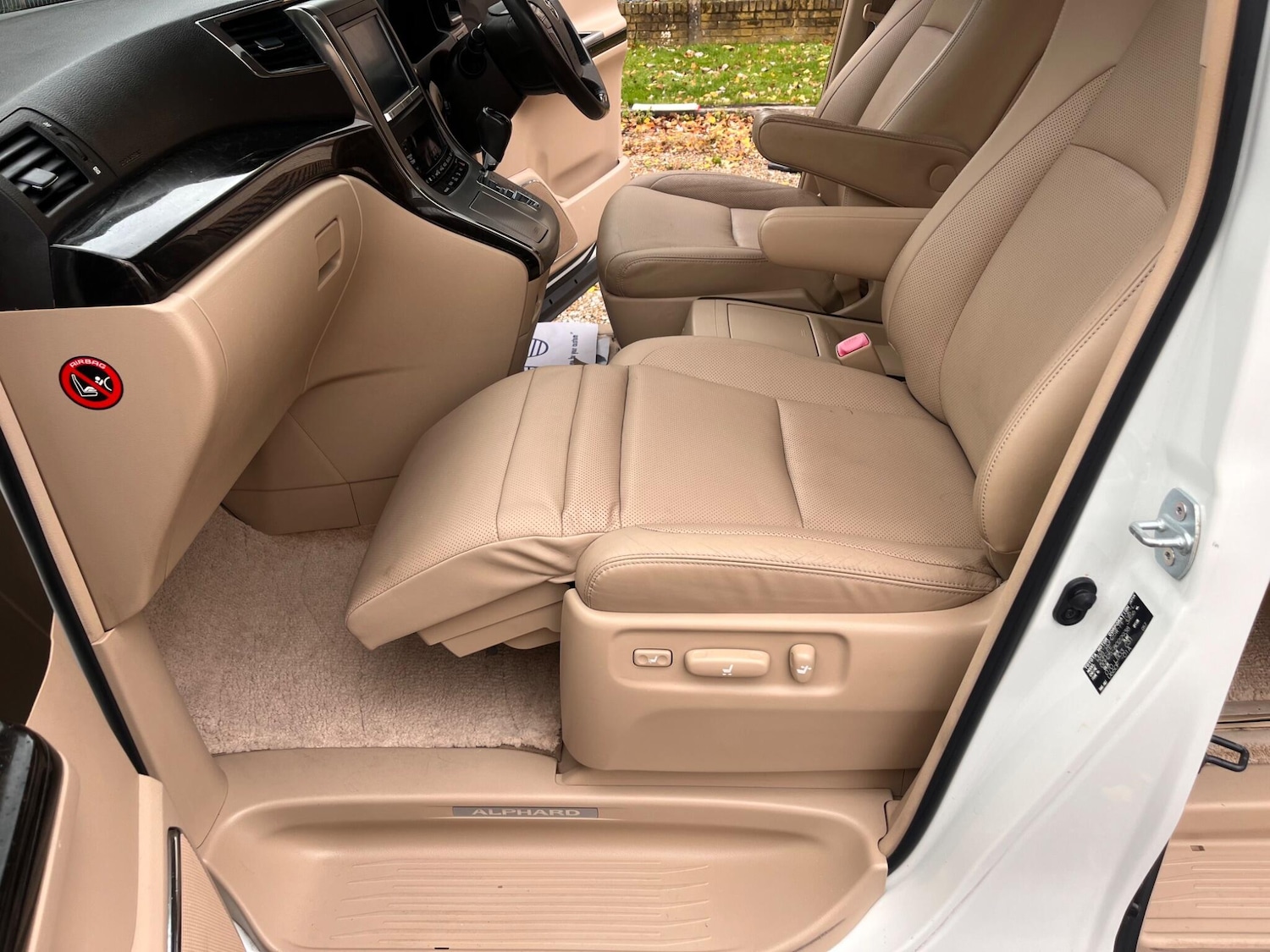 Used Toyota Alphard for sale - 76472449: Photo 40