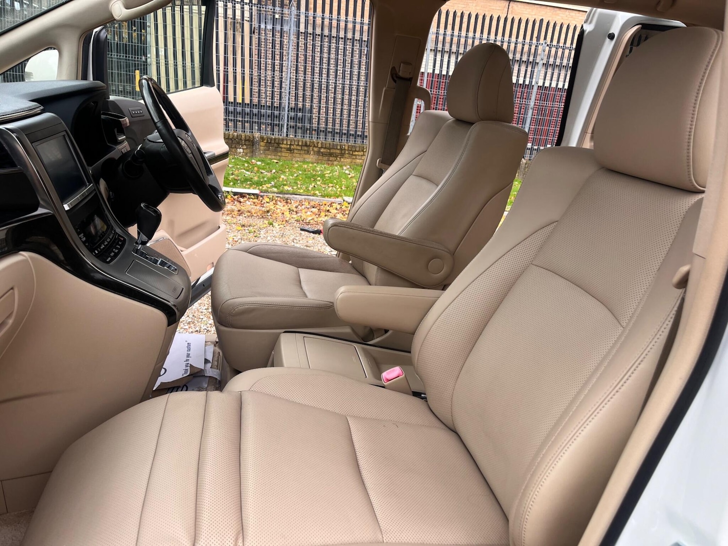 Used Toyota Alphard for sale - 76472449: Photo 41