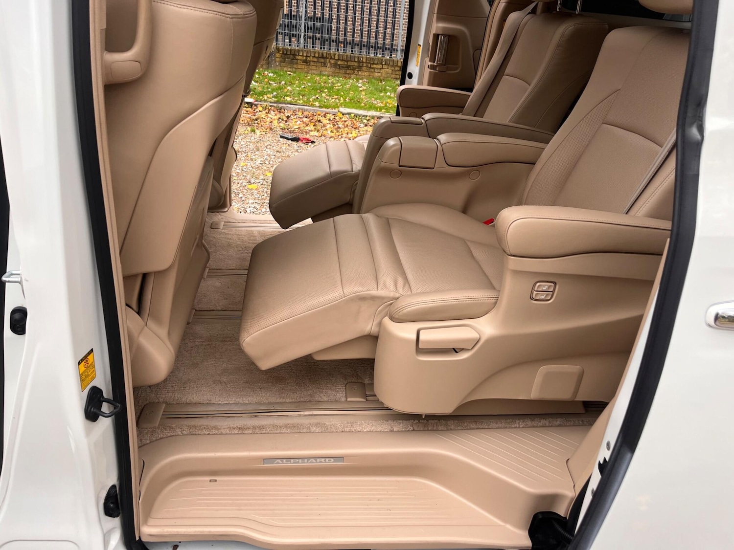 Used Toyota Alphard for sale - 76472449: Photo 48