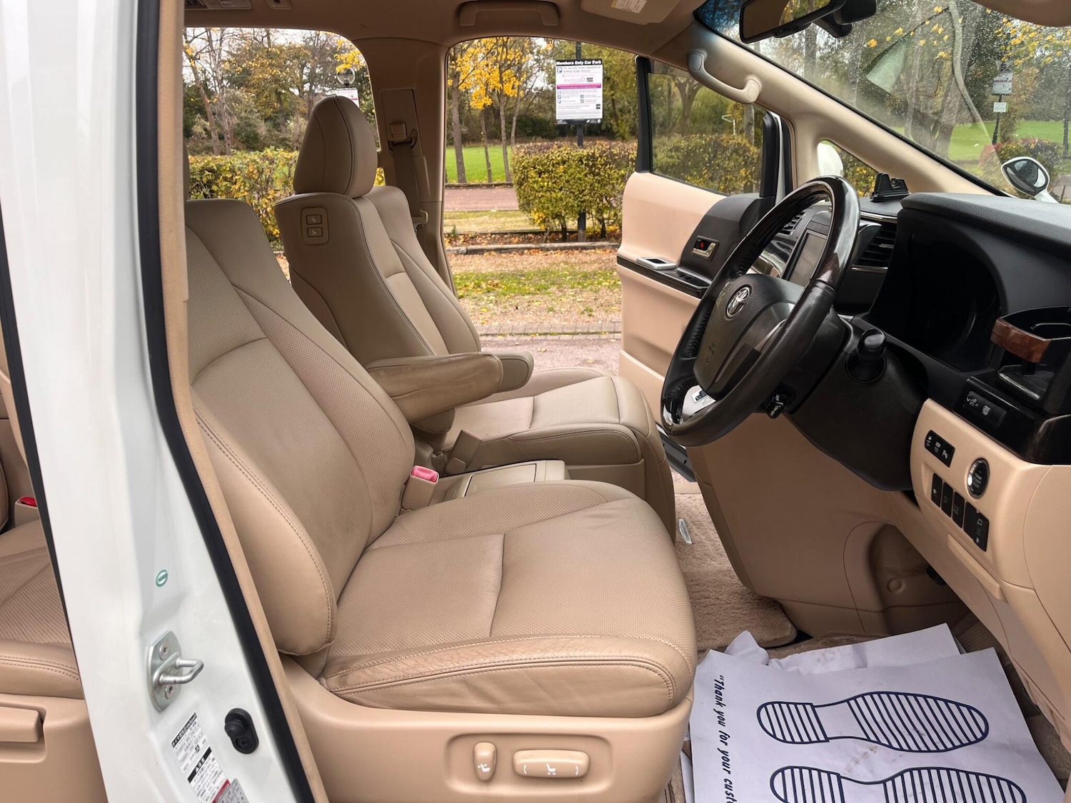 Used Toyota Alphard for sale - 76472449: Photo 5