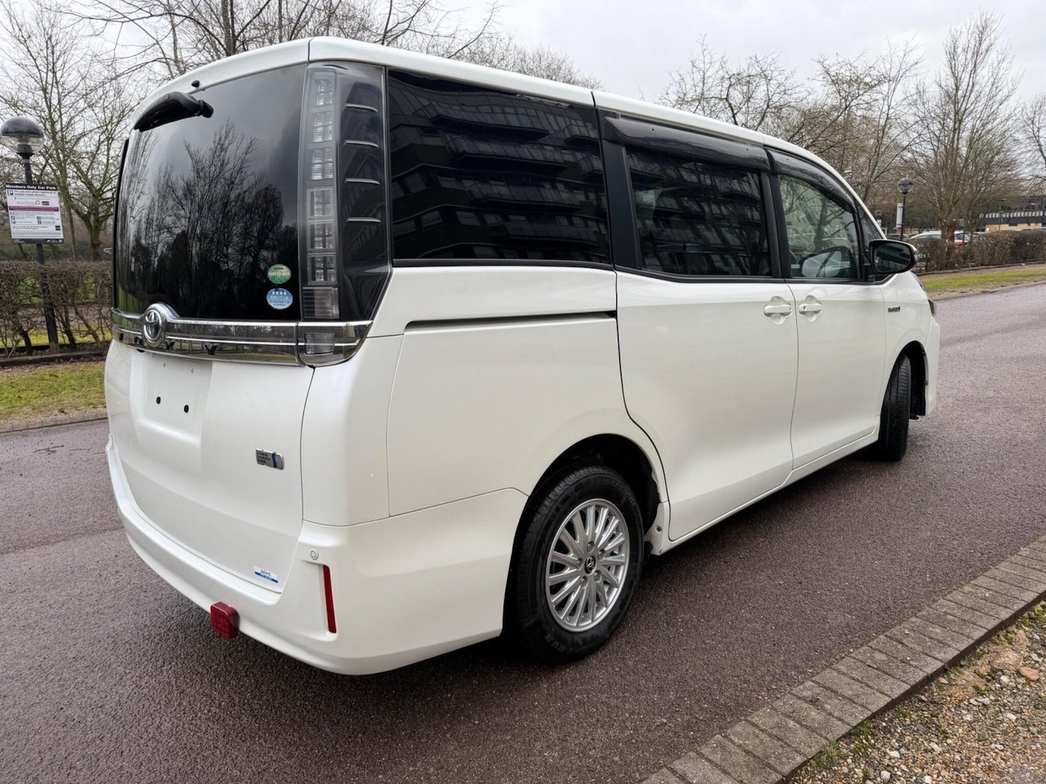 Used Toyota Voxy for sale - 77411979: Photo 22